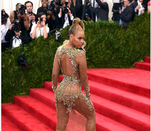 “Met Gala”-г чимсэн үзэсгэлэнт бүсгүйчүүд